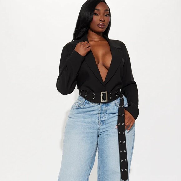 Fashion Nova Jackets & Blazers - NWT! FASHION NOVA 'Take The Edge Off' Cropped Blazer w/ Belt